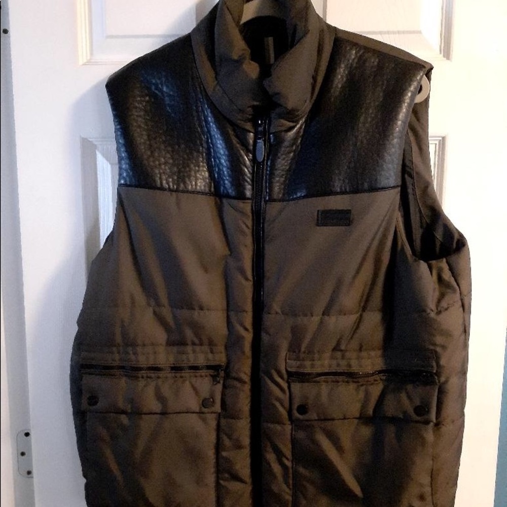 Men’s Size Large urban vest made by Sean John